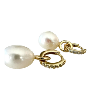 Pearl Huggie Combo Droplets Pearl Huggie Combo Droplets