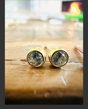 Bezel CZ studs 3mm Bezel CZ studs 3mm